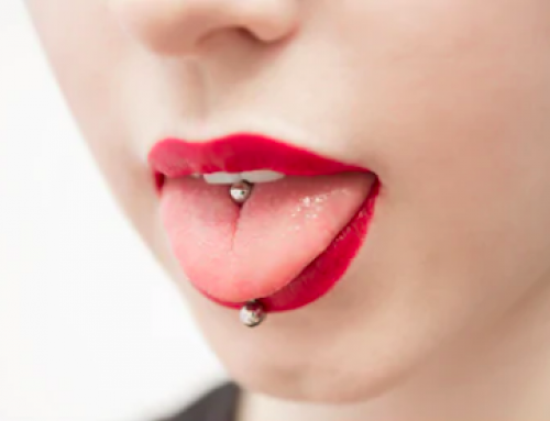 Piercing jezika – možni zapleti in tveganja!